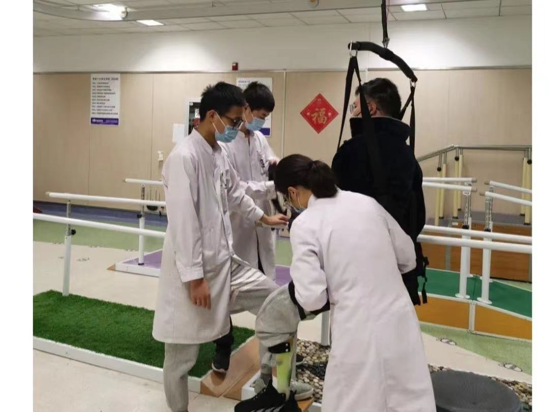 “步行反饋?zhàn)赃m應(yīng)康復(fù)系統(tǒng)” 你問(wèn)我答！